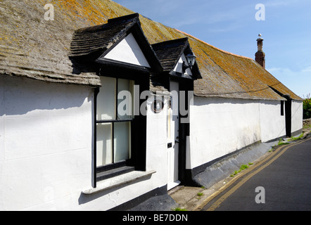 Ein altes weißes Landhaus in Ortslage Cornish Stockfoto