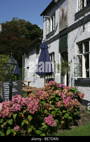 Gegend von Alderley, England. Der Assistent Inn Country-Pub und Restaurant Macclesfield unterwegs in der Nähe von Alderley Edge. Stockfoto