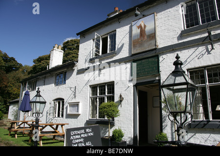 Gegend von Alderley, England. Der Assistent Inn Country-Pub und Restaurant Macclesfield unterwegs in der Nähe von Alderley Edge. Stockfoto