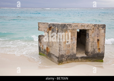 Pillbox verwendet als militärische Beobachtungsposten während des zweiten Weltkriegs auf den Strand von Midway-Atoll, Teil der Schlacht von Midway National Memorial Stockfoto