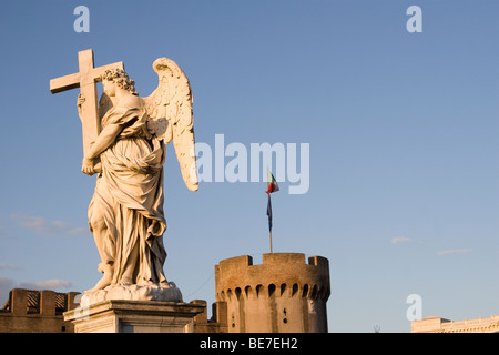 Statue auf dem Ponte Angelo in Rom Stockfoto