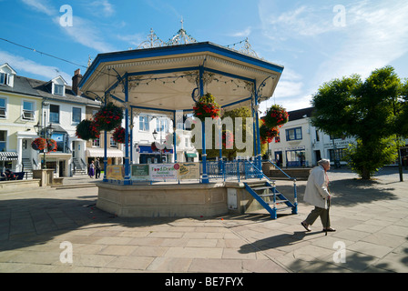 Der Musikpavillon im The Carfax in West Sussex Marktstadt Horsham im Vereinigten Königreich Stockfoto