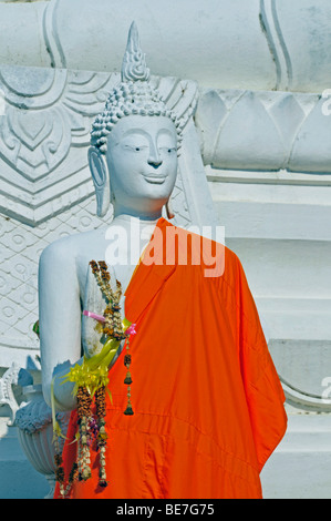 Buddha-Statue, große Chedi Chaya Mongkol, Wat Yai Chai Mongkon, Ayutthaya, Thailand, Asien Stockfoto
