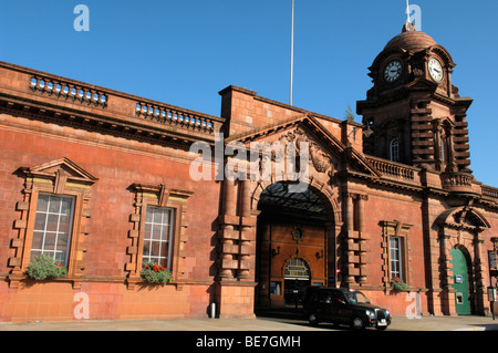 Ein Taxi, so dass des Bahnhofs in Nottingham, England Stockfoto