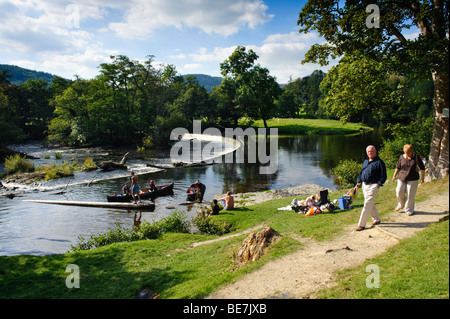 Horseshoe Falls auf dem Fluss Dee in der Nähe von Llangollen, die Quelle des Wassers für Llangollen Kanal gebaut von Thomas Telford, Wales UK Stockfoto