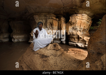 Anbeter in Sof Omar Höhle, Äthiopien Stockfoto