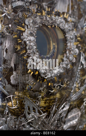 Fensterdekoration in Gold und Silber, reich verzierten, Asamkirche, Ingolstadt, Bayern, Deutschland Stockfoto