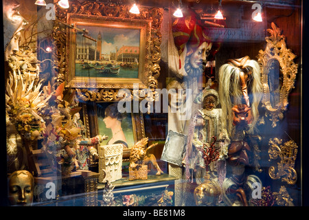 Schaufenster im alten Stadtzentrum von Venedig, Italien, Europa Stockfoto