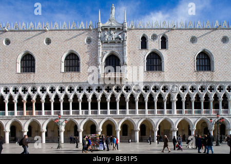 Der berühmte Markusplatz mit Palast des Dogen, Palazzo Ducale, Venedig, Italien, Europa Stockfoto