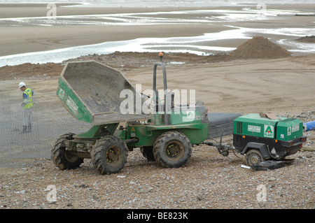 Küstenschutzes Gebäude am Strand von Hythe, Kent Stockfoto