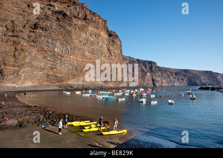 Boote am Hafen in der Sonne, Playa de Vueltas, Valle Gran Rey, La Gomera, Kanarische Inseln, Spanien, Europa Stockfoto