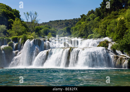 Krka Wasserfälle im Sonnenlicht, Krka Nationalpark, Dalmatien, Kroatien, Europa Stockfoto