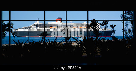 WEST INDIES Karibik Grenadinen Grenada St George Kreuzfahrtterminal angedockt Liner Queen Mary 2 in der Hauptstadt St. George Stockfoto