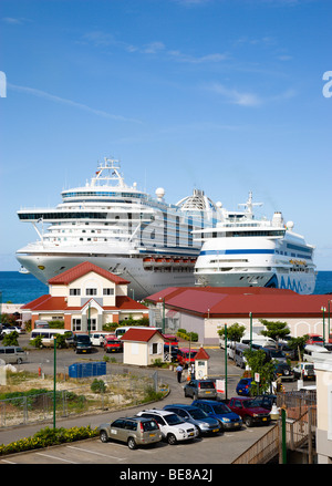 WEST INDIES Karibik Grenadinen Grenada St George Cruise Ship Terminal Kreuzfahrt Schiff Liner Caribbean Princess und Aida Aura Stockfoto