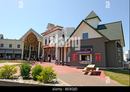 Läden und Geschäfte in Mackinaw Kreuzungen Shopping Center Mackinaw City Michigan Stockfoto