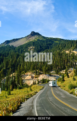 Wohnmobil im Lassen Volcanic National Park, Kalifornien. Stockfoto