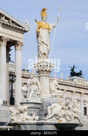 Parlamentsgebäude an der Ringstraße Vienna mit der Statue der Pallas Athene, Wien, Österreich, Europa Stockfoto