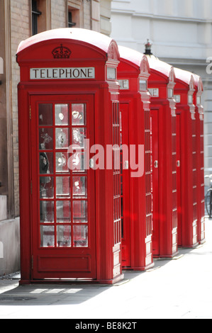 Telefonzellen, in der Nähe von Covent Garden, London, England, Vereinigtes Königreich, Europa Stockfoto