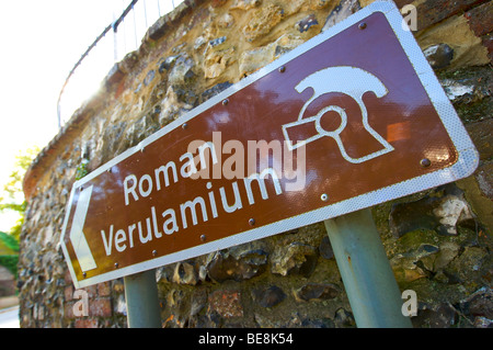 Wegweiser zu den römischen Ruinen von Verulamium in St Albans Herts, UK Stockfoto