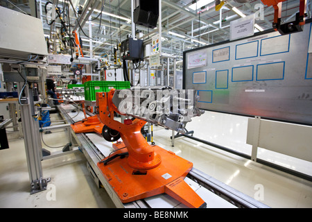 Produktion von Aston Martin V12 Motors, Aston Martin-Motorenwerk in Köln, Rheinland-Pfalz, Deutschland, Europa Stockfoto