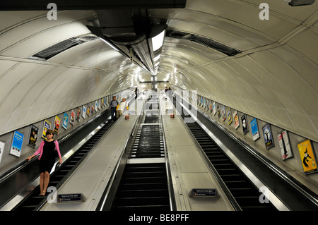 Rolltreppe zur, Hyde Park Corner u-Bahn, Tube, London, England, Vereinigtes Königreich, Europa Stockfoto