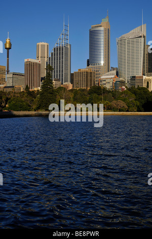 Skyline von Sydney bei Sonnenaufgang, Fernsehturm, Central Business District, Sydney, New South Wales, Australien Stockfoto