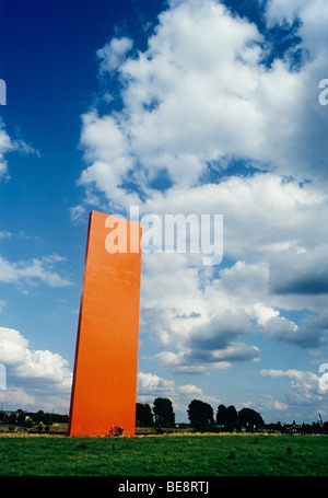 Wahrzeichen Rheinorange, Rhein Orange von Lutz Frisch, monumentale orange Stele an der Mündung des Flusses Ruhr, Duisburg-Ruhrort, Ru Stockfoto