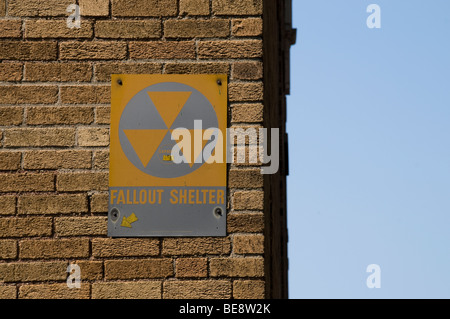 Ein Atombunker melden Sie auf der Seite eines Gebäudes in Boston MA. Stockfoto