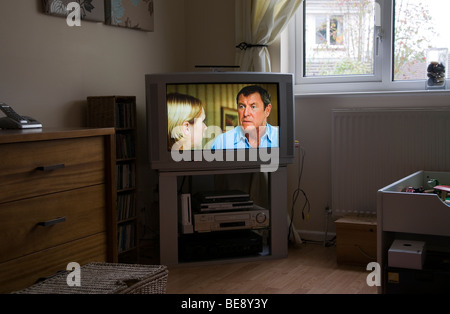 John Nettles auf einem Fernseher in einer Familie lounge Stockfoto