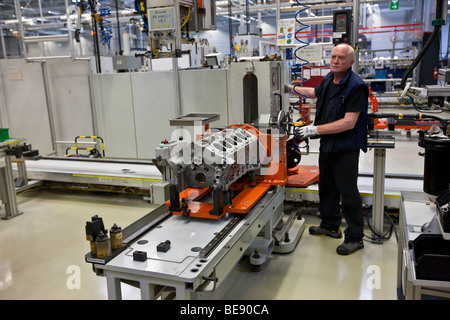 Produktion von Aston Martin V12 Motors, Aston Martin-Motorenwerk in Köln, Rheinland-Pfalz, Deutschland, Europa Stockfoto