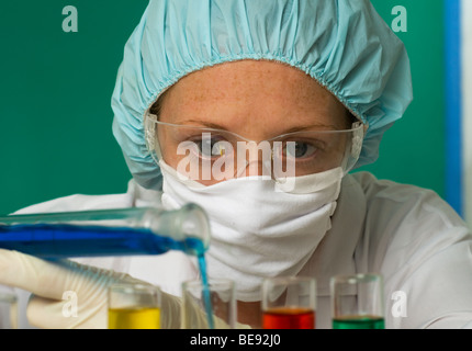 Wissenschaftler bei der Arbeit im Labor Stockfoto