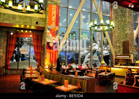 St. Moritz Café bei der Ski Dubai indoor-Ski-Halle in der Mall of Emirates, Dubai, Vereinigte Arabische Emirate, Saudi-Arabien, mittleren Ea Stockfoto