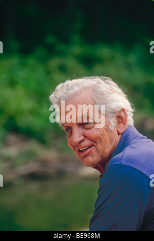 Happy im Ruhestand Mann--75 Jahre alt, Mittlerer Westen Stockfoto