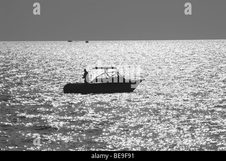 Angelboot/Fischerboot auf dem Eriesee in Ohio Stockfoto