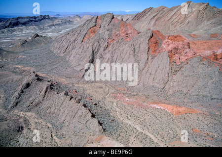 Hogback Ridge, Bowl of Fire-Bereich, eine erodierte Antiklinale, Lake Mead National Recreation Area, nordöstlich von Las Vegas, Nevada, USA, Stockfoto