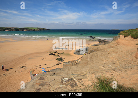 Glorreichen Ende Sommer/Anfang Herbsttag Harlyn Bay, Surfer/Strandbesucher in die Ferne, Cornwall, England, UK Stockfoto