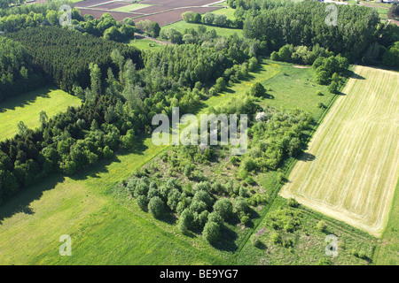 Reitställe En Graslanden Vanuit de Lucht, Belgien Wald- und Wiesengebiete aus der Luft, Belgien Stockfoto