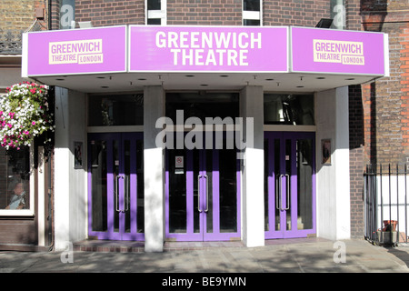 Der vordere Eingang zum Greenwich Theatre, London, UK. Stockfoto