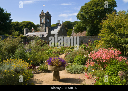 dh aber Gärten LA SEIGNEURIE SARK Insel Blumengarten und Haus Stockfoto