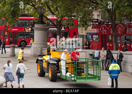 Antony Gormley ein & andere lebende Kunstwerke auf der 4. Sockel auf dem Trafalgar Square Stockfoto