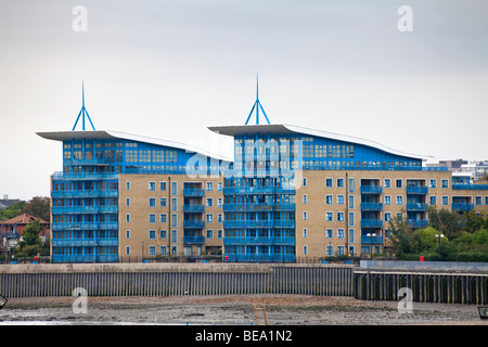 moderne Wohnblocks in Harwood Punkt, Rotherhithe Street, London, England, UK Stockfoto