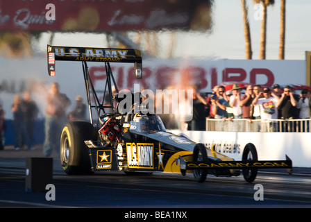 Tony Schumacher startet von der Startlinie bei der NHRA nationale Zeitfahren 2008 Stockfoto