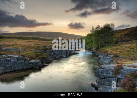 Brust von Dee Wasserfälle auf dem Fluss Dee in Glenn Dee Valley, Schottland, Großbritannien Stockfoto