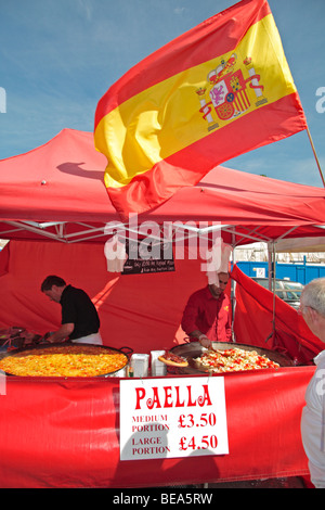 Eine Paella Marktstand in Greenwich, East London, UK. Stockfoto