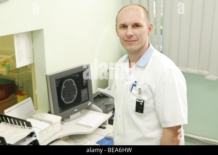 Operator Computertomographie Betriebsstätte. Magnet-Resonanz. Stockfoto