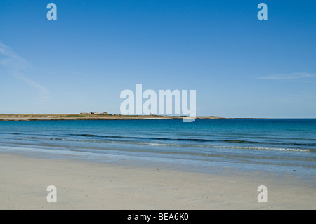 dh NORTH RONALDSAY ORKNEY Sandy North Ronaldsay Strand entfernten Ufer Orkney Stockfoto