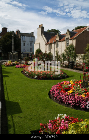 Dh Stadt Gärten North Berwick East Lothian Blumenbeete in der Blüte Blumen Garten Schottland Sommer Stockfoto