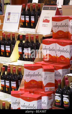 Bag-in-Box zeigt Wein Shop Adega Cooperativa de Borba Alentejo portugal Stockfoto
