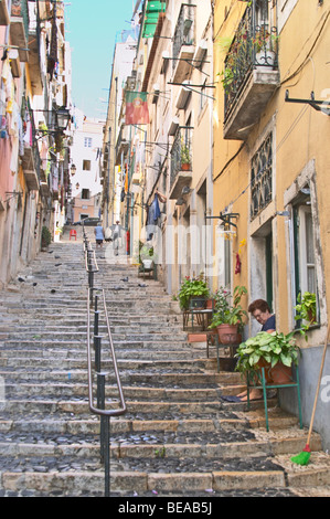 steile Treppen, Calcada da Bica Grande Bairro Alto Lissabon portugal Stockfoto