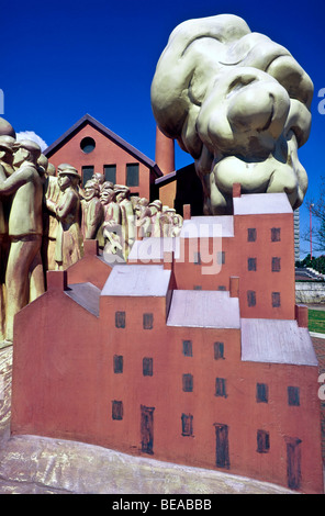 Vordere Statue Birmingham. Centenary Square Birmingham, England, Großbritannien. 1996. Jetzt abgerissen, nach einem Hooligan-Akt des Vandalismus. Stockfoto